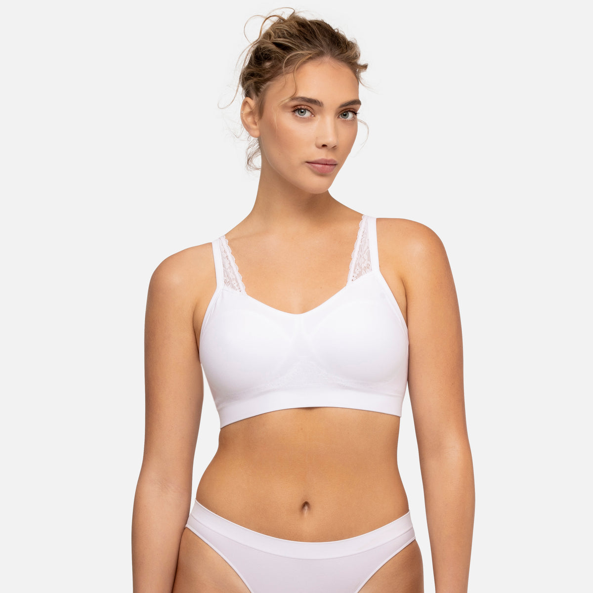 445 The Comfort Bra (Lace Straps)